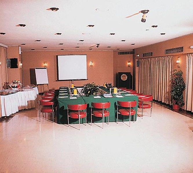 Hotel Mistral Pireu Facilități foto